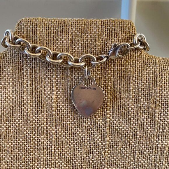 Tiffany & Co Silver 925 Classic Heart Charm Bracelet. Engravable. Pouch - Picture 8 of 11